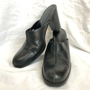 9 & Co. Black leather mules sz 8